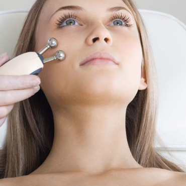 Signature Hydrating Facial + Microcurrent Face Lift | 1 hr 15 Minutes