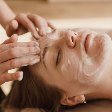 Basic Facial, Face Sculpture Massage & Dermaplanning Training