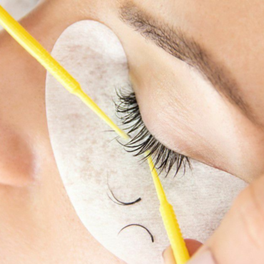 Removal of Eyelash Extensions | 30 minutes